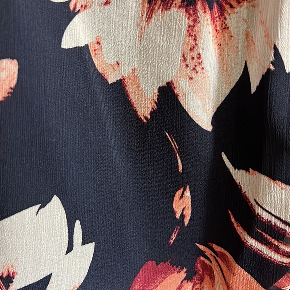 The Limited Women’s size Medium Floral Dress - Picture 3 of 3